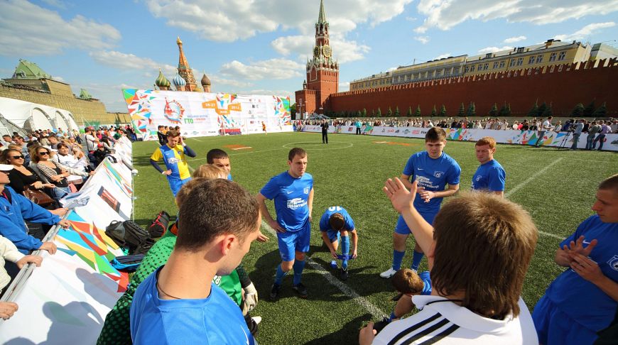 Где можно поиграть в футбол в Москве