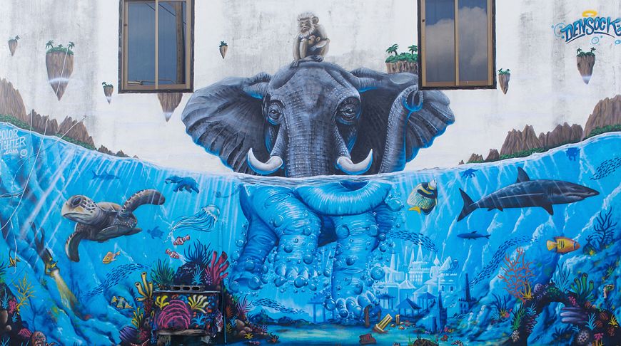 Стены говорят по-тайски: лучшие остросоциальные граффити Тайланда