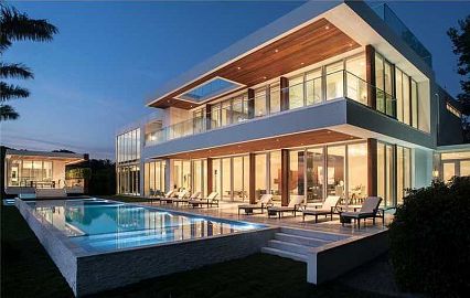 Дом с бассейном по проекту итальянских архитекторов