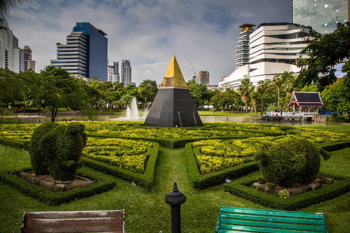 Люмпини бангкок. Парк Бенджасири Бангкок. Парки Lumphini Бангкок. Таиланд, Бангкок, Люмпини парк. Парк Люмпини Пхукет.