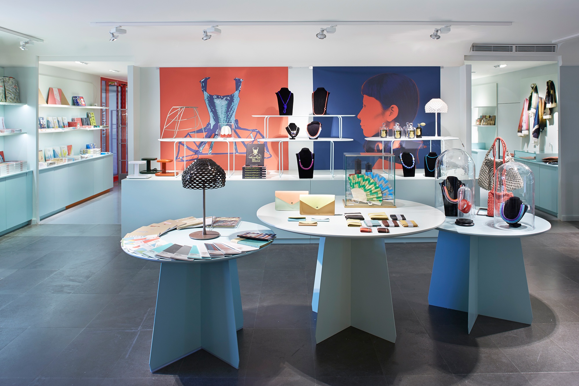 Art boutique. Выставка дизайна одежды. 59 Rivoli Paris внутри. Дизайнерские выставки в Мадриде. Выставки модных на аксессуаров в 2023 году.