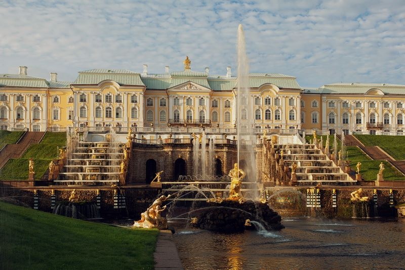 Санкт петербург петергоф дворец